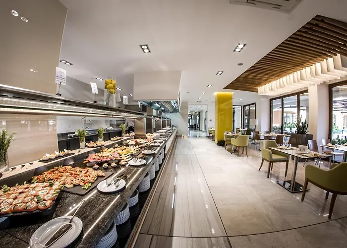 Premier Курортный комплекс 4*